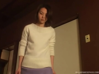 Japanese seducer slays with her tempting moves in intimate session with boyfriend!